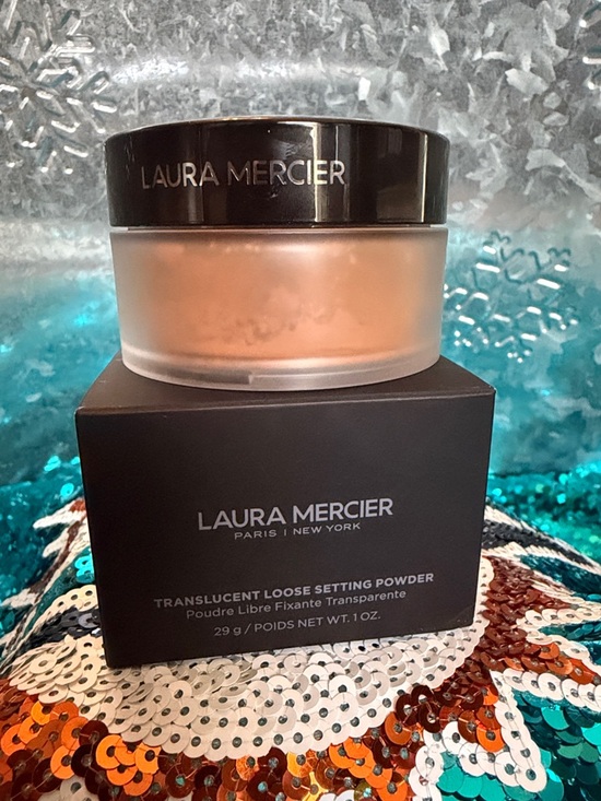 laura mercier Other - laura mercier Translucent Setting Powder - Black Lid with Frosted Jar